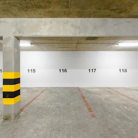 In By River And דירה *