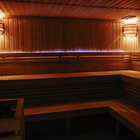 In By River And דירה *